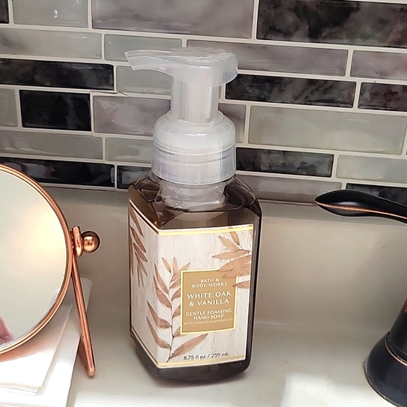 Bath & Body Works Bath Bath Body Works White Oak Vanilla Foaming